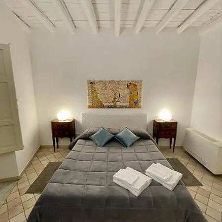 Cathedral Small Charming Centro Storico Apartment *